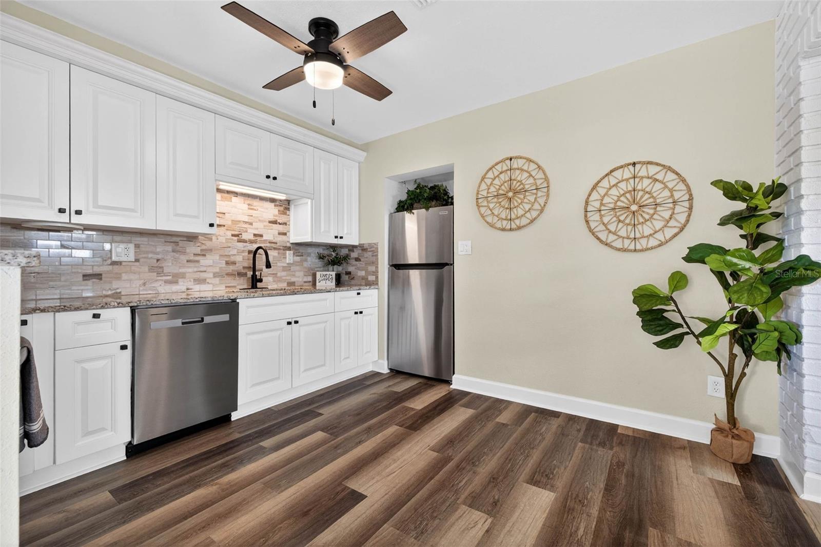 Image 13 of 33 For 3929 13th Avenue N