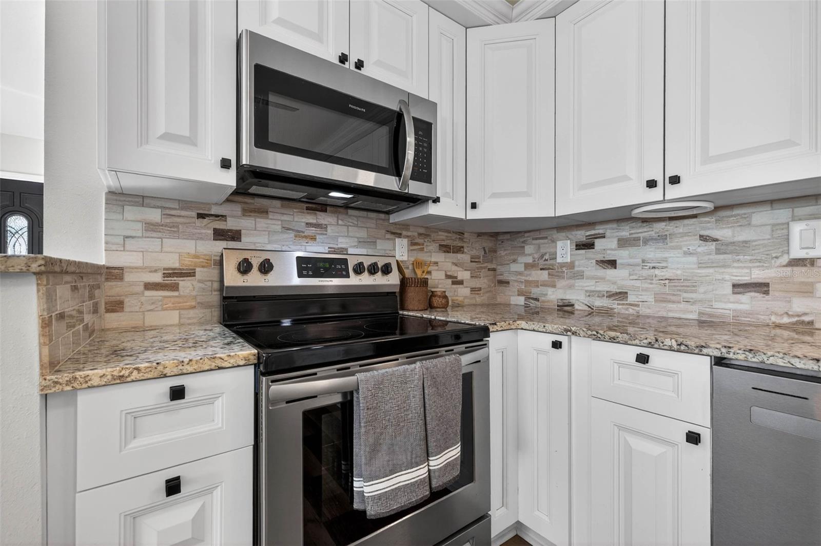 Image 14 of 33 For 3929 13th Avenue N