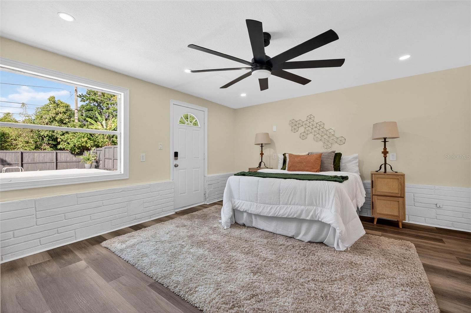 Image 20 of 33 For 3929 13th Avenue N