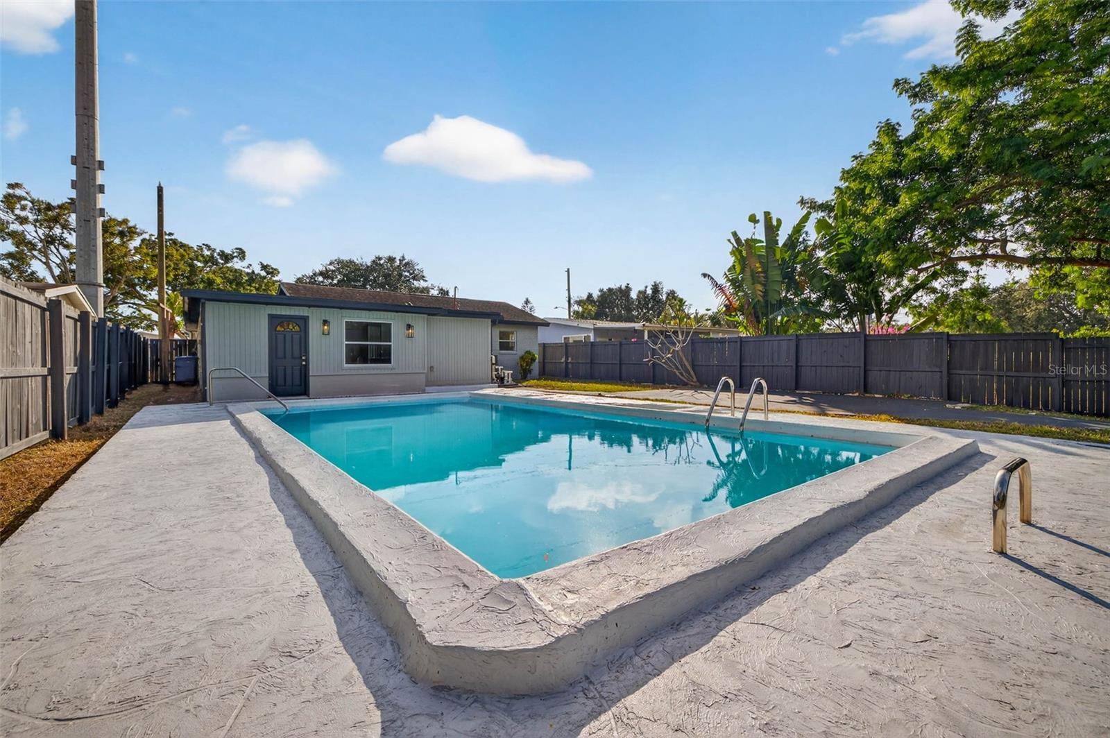 Image 25 of 33 For 3929 13th Avenue N