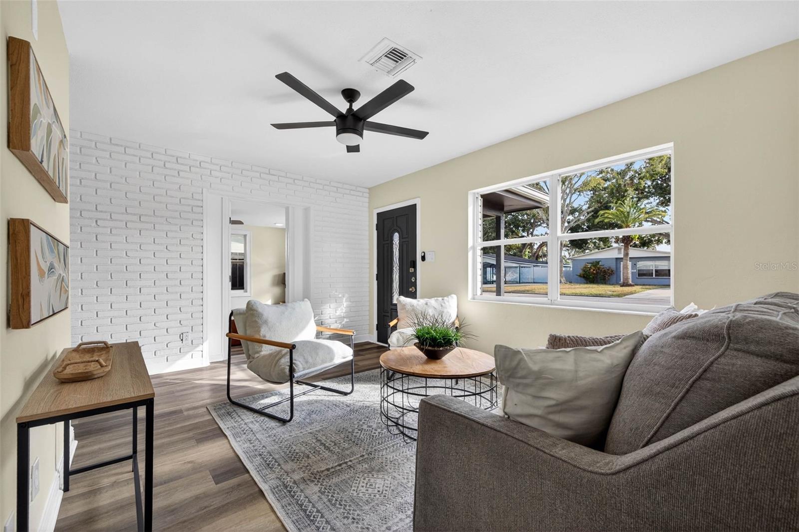 Image 5 of 33 For 3929 13th Avenue N