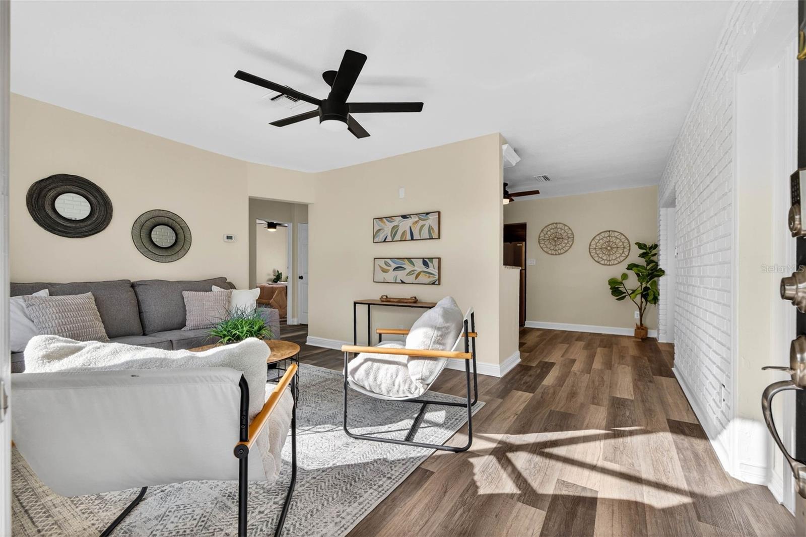 Image 9 of 33 For 3929 13th Avenue N