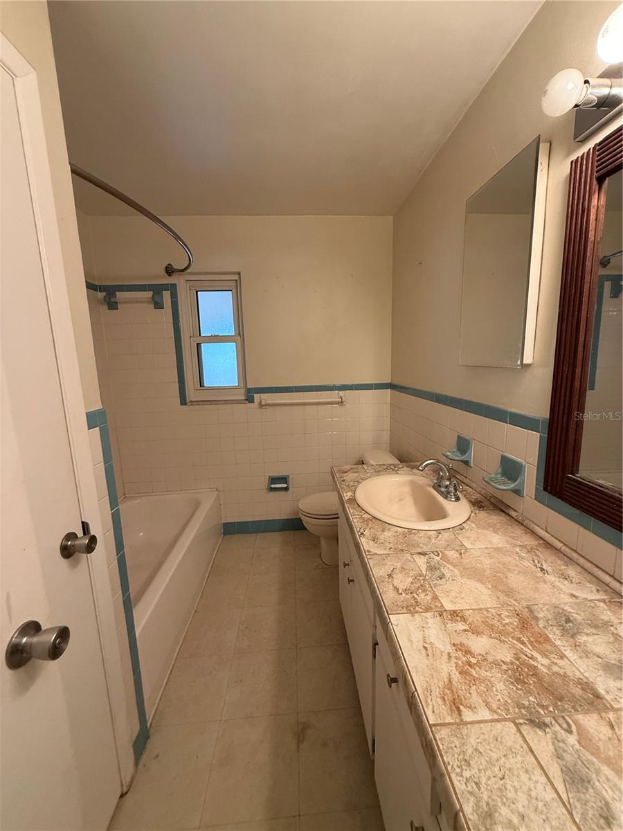 Image 17 of 27 For 5744 17th Avenue N