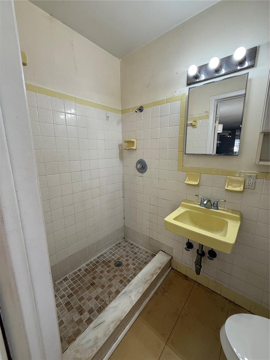 Image 24 of 27 For 5744 17th Avenue N