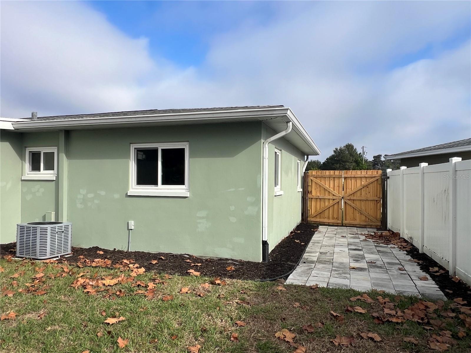 Image 15 of 21 For 5398 27th Avenue N