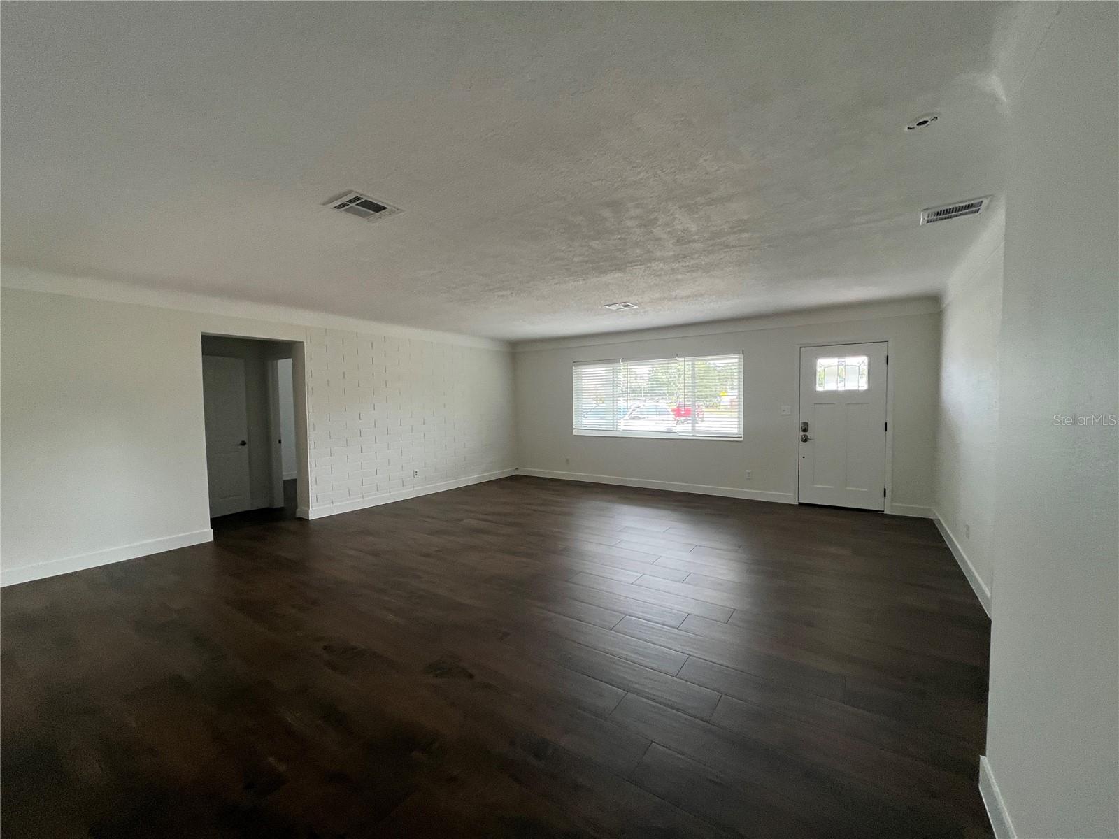 Image 3 of 21 For 5398 27th Avenue N