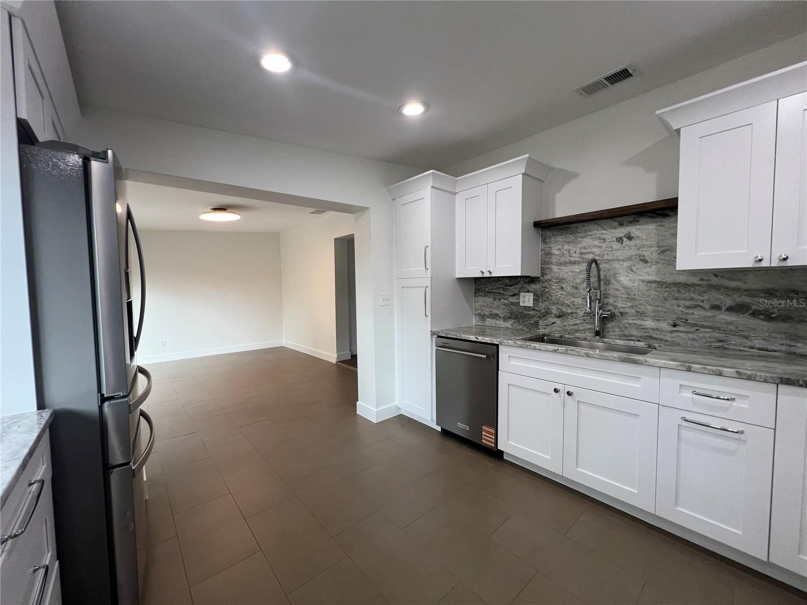 Image 6 of 21 For 5398 27th Avenue N