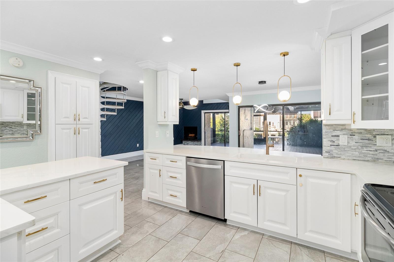 Image 4 of 59 For 4344 Outrigger Lane 4344