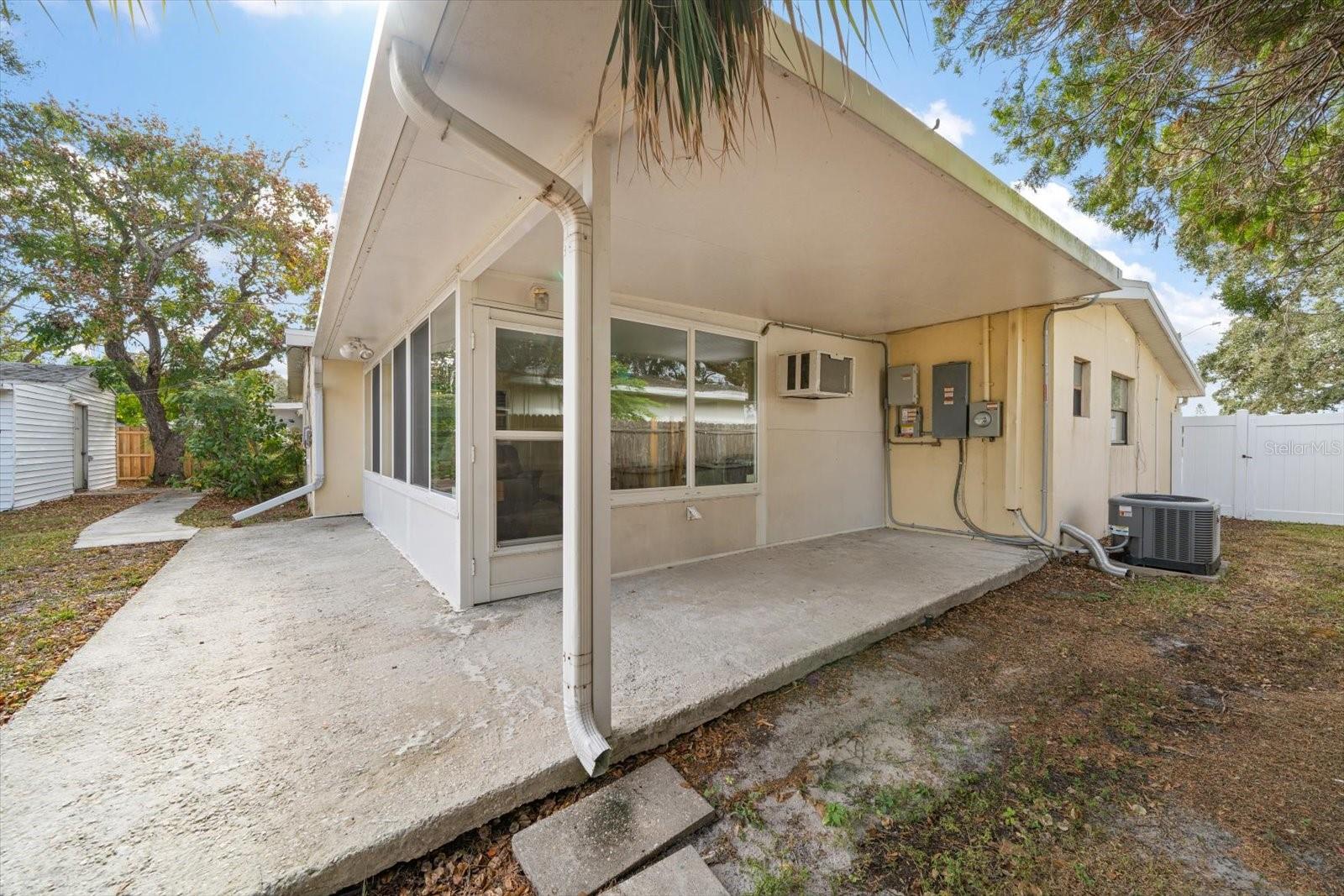 Image 14 of 27 For 1225 Ridge Avenue