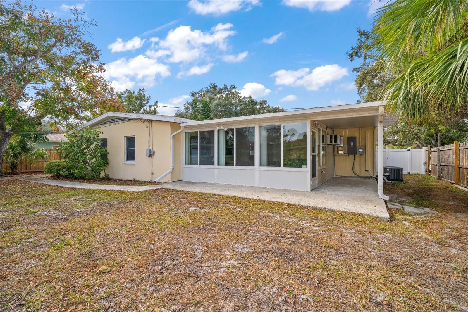 Image 15 of 27 For 1225 Ridge Avenue