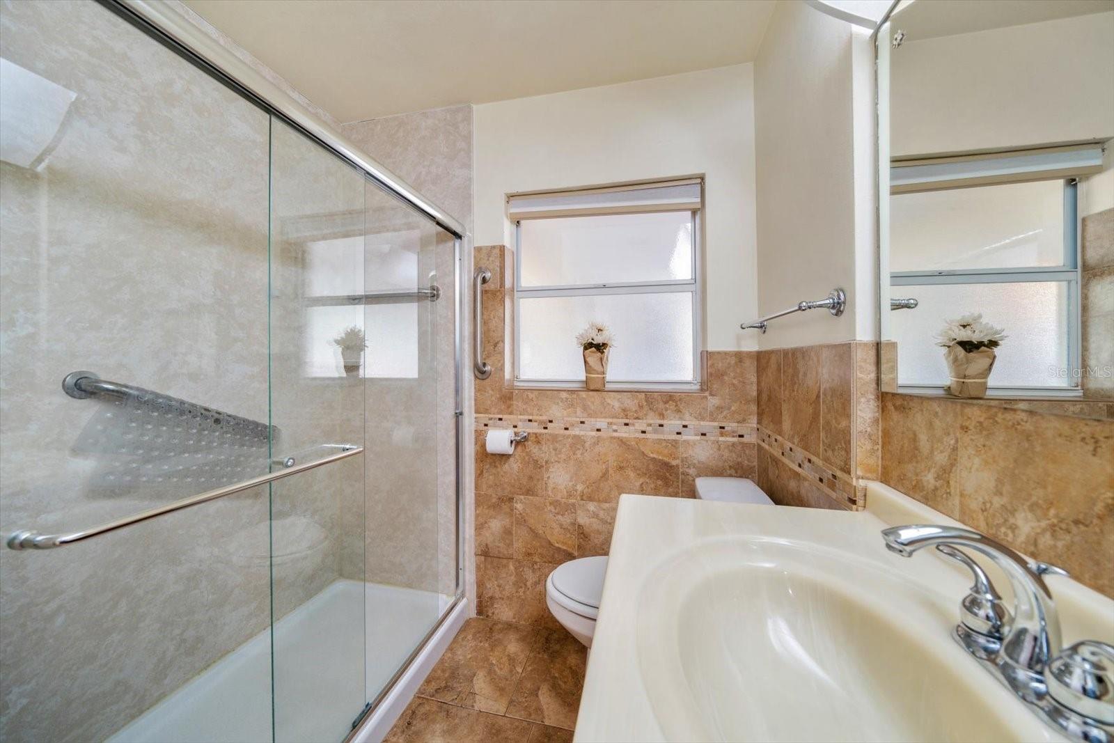 Image 18 of 27 For 1225 Ridge Avenue