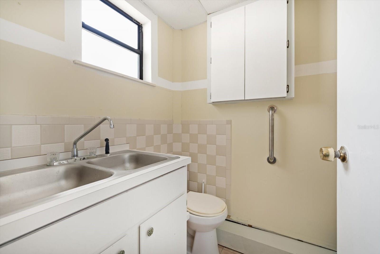 Image 22 of 27 For 1225 Ridge Avenue