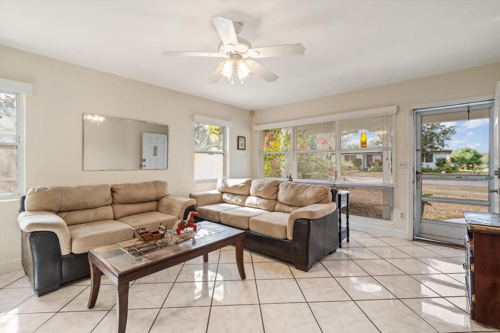 Image 4 of 27 For 1225 Ridge Avenue