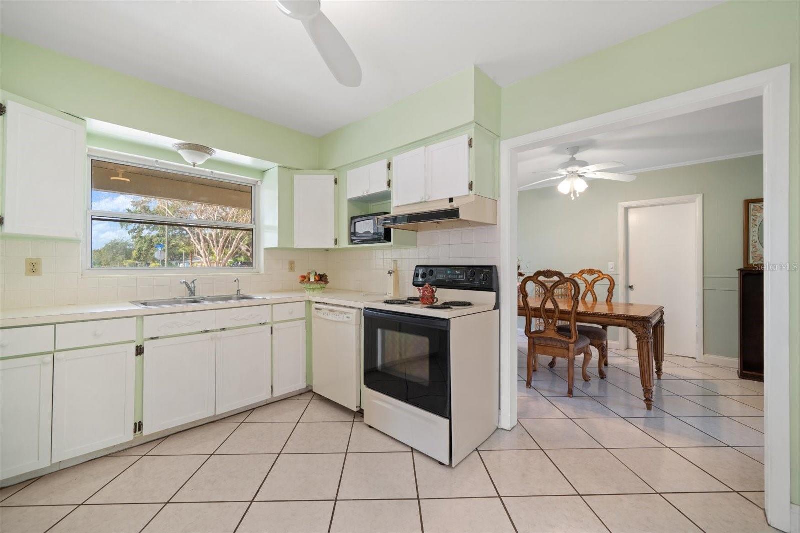 Image 7 of 27 For 1225 Ridge Avenue