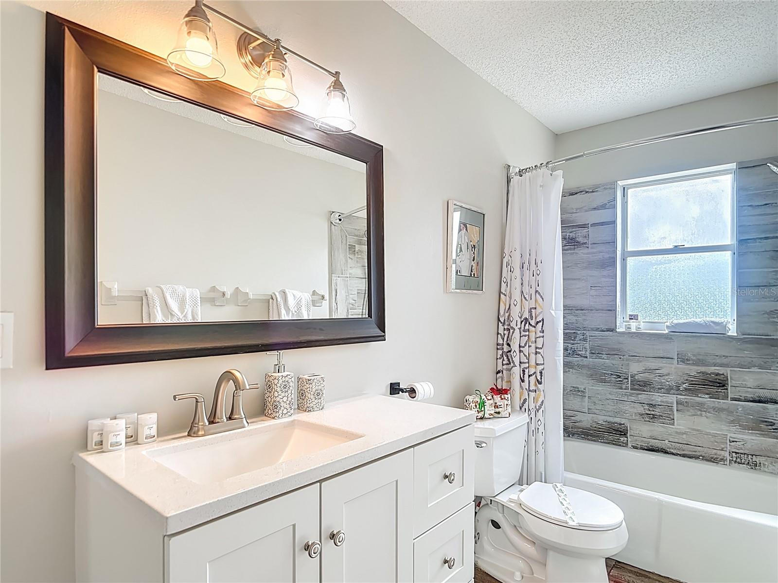 Image 17 of 47 For 10253 Winstead Avenue