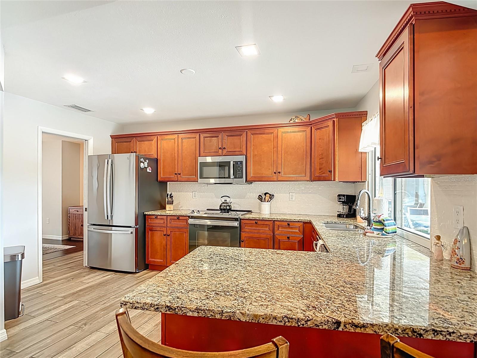 Image 21 of 47 For 10253 Winstead Avenue