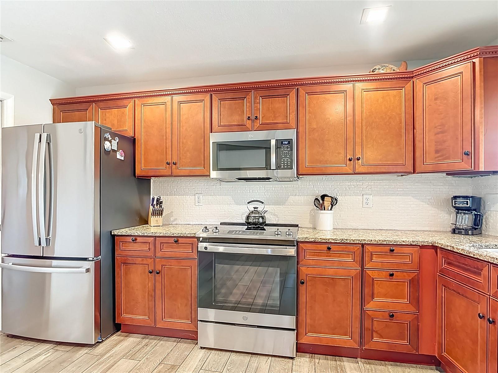 Image 24 of 47 For 10253 Winstead Avenue
