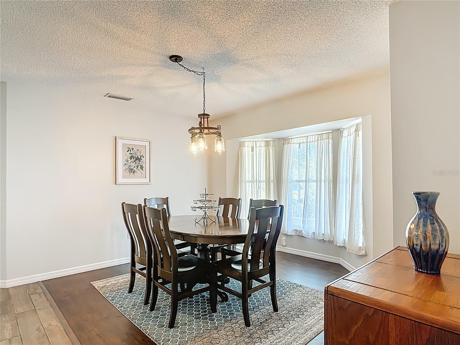 Image 7 of 47 For 10253 Winstead Avenue