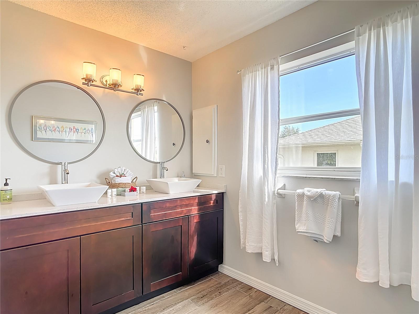 Image 8 of 47 For 10253 Winstead Avenue