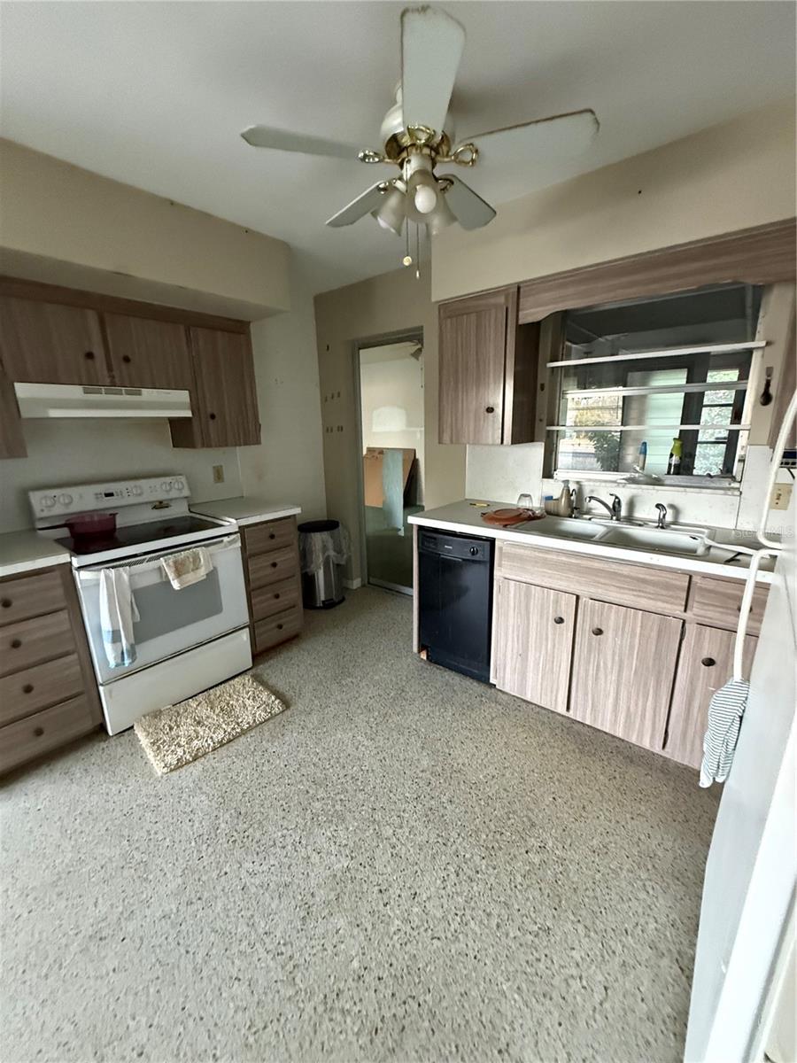 Image 13 of 30 For 6160 30th Avenue N