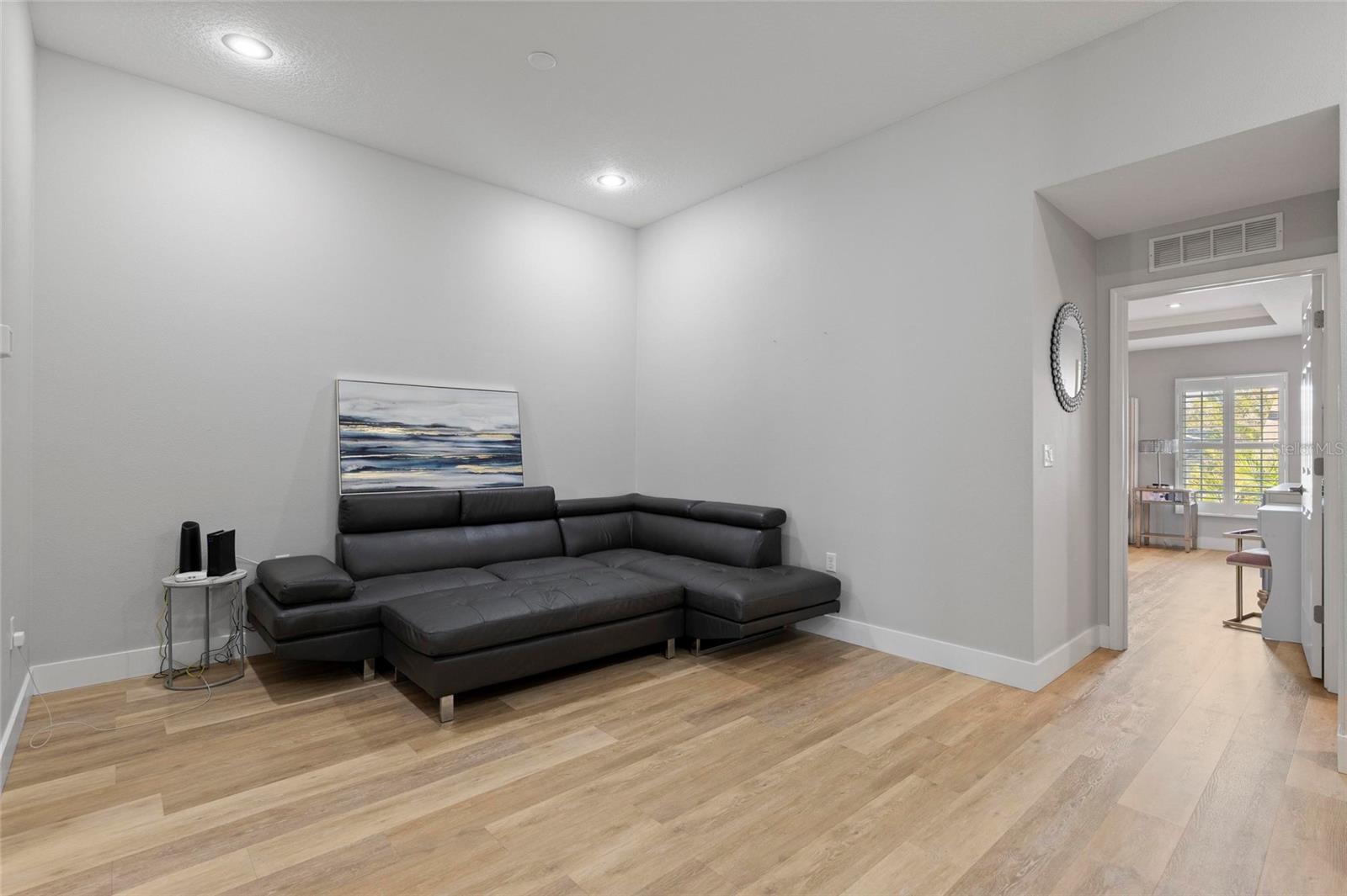 Image 21 of 25 For 1461 Ridge Terrace