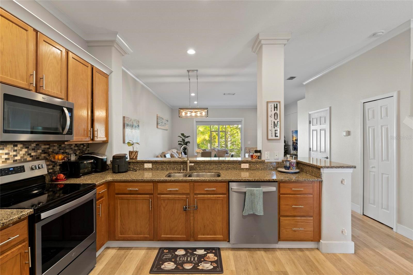 Image 8 of 25 For 1461 Ridge Terrace