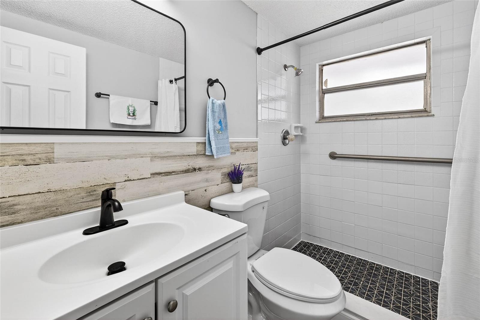 Image 12 of 18 For 6331 Ridge Crest Drive