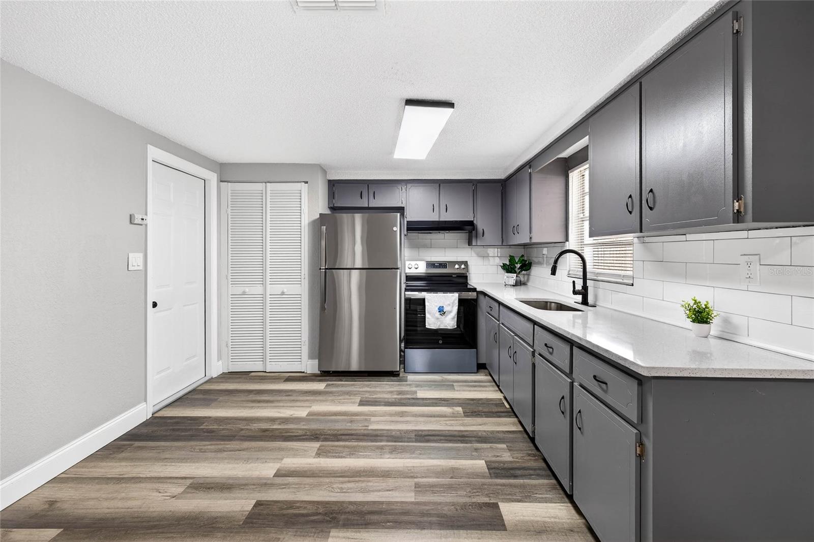 Image 9 of 18 For 6331 Ridge Crest Drive