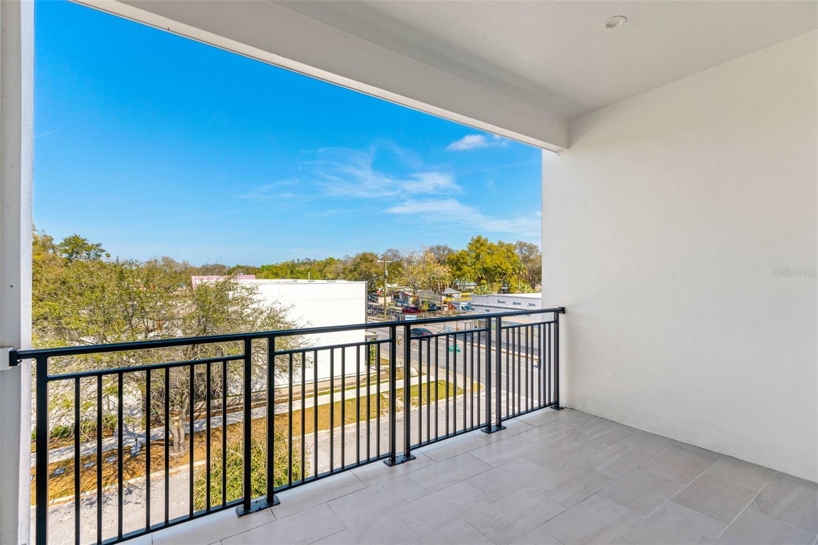 Image 5 of 32 For 121 Warren Avenue 3