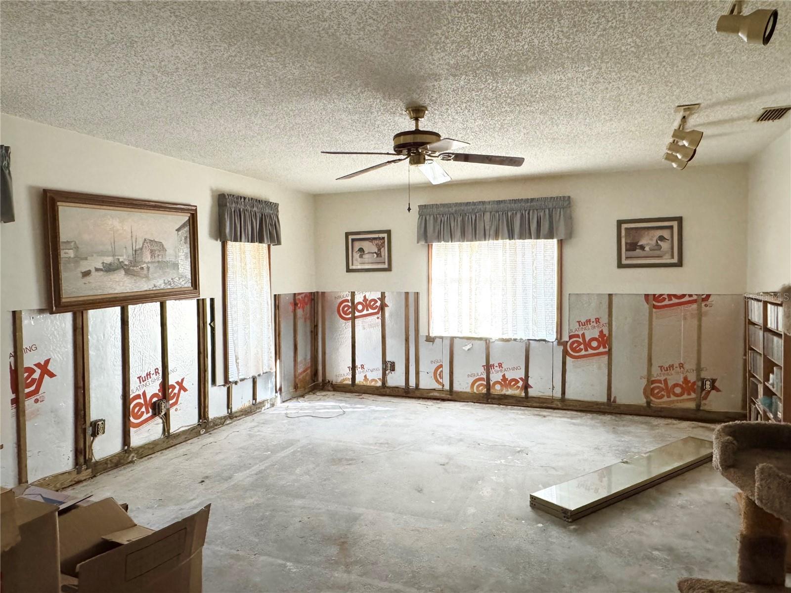 Image 10 of 16 For 6341 Elmhurst Drive