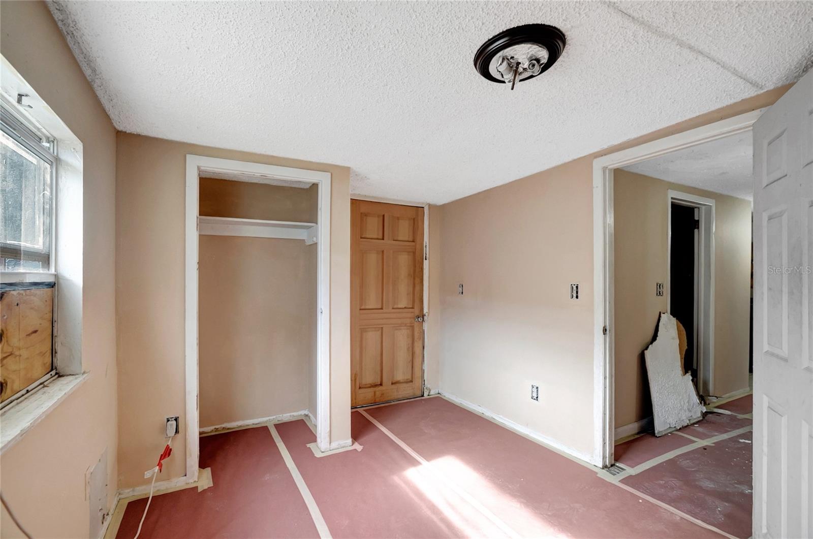 Listing photo id 11 for 7006 Palmetto Lane