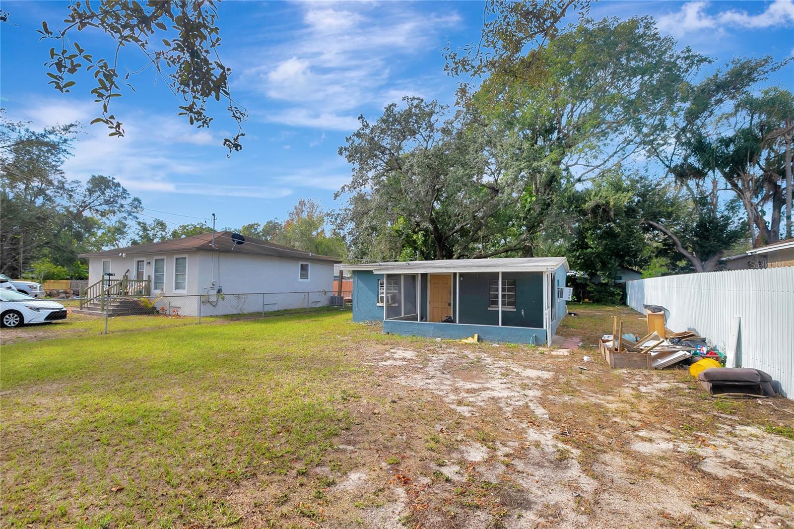 Listing photo id 0 for 7006 Palmetto Lane