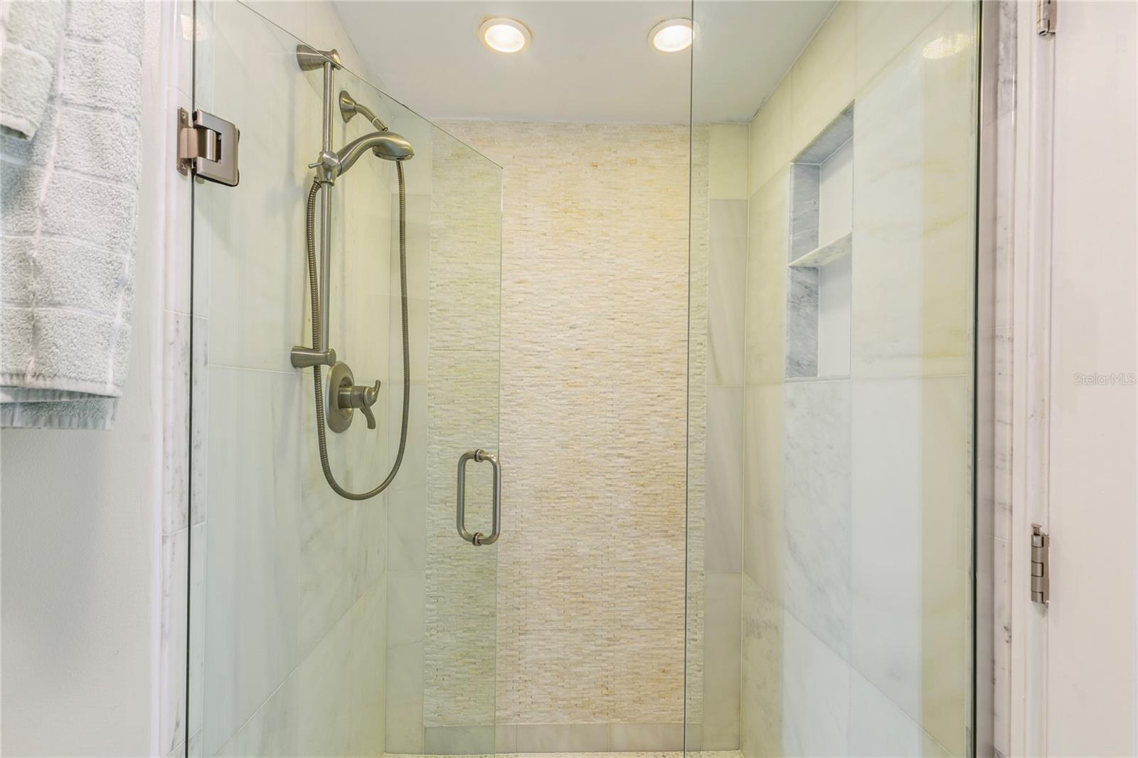 Image 25 of 45 For 440 Gulfview Boulevard 1705