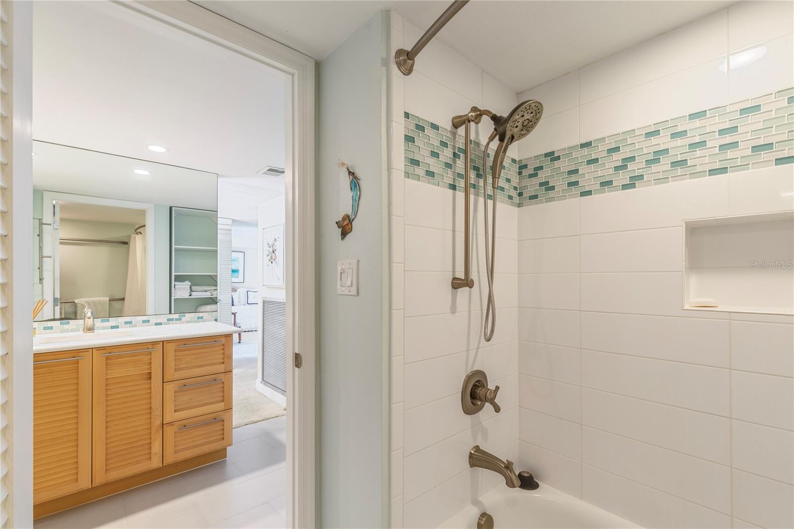 Image 37 of 45 For 440 Gulfview Boulevard 1705