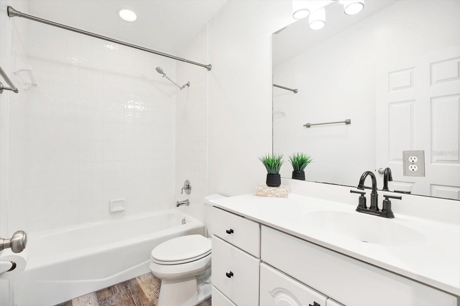 Image 29 of 40 For 3006 Julia Street C