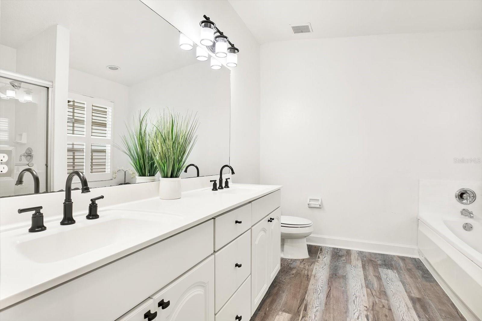 Image 31 of 40 For 3006 Julia Street C