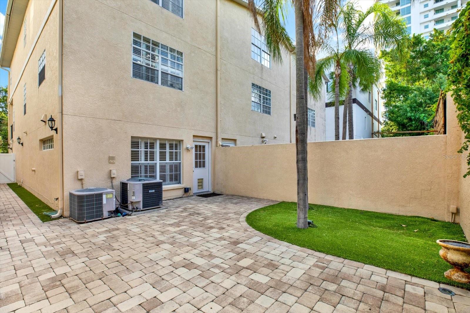 Image 36 of 40 For 3006 Julia Street C