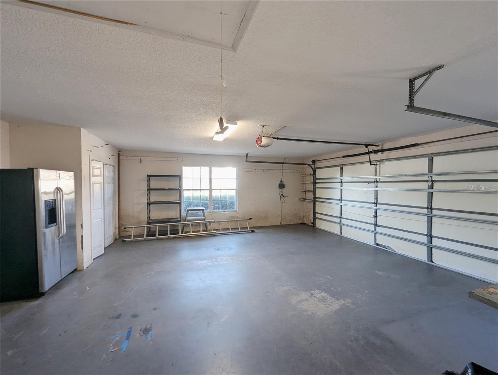 Image 27 of 40 For 3 Graytwig Ct Court W