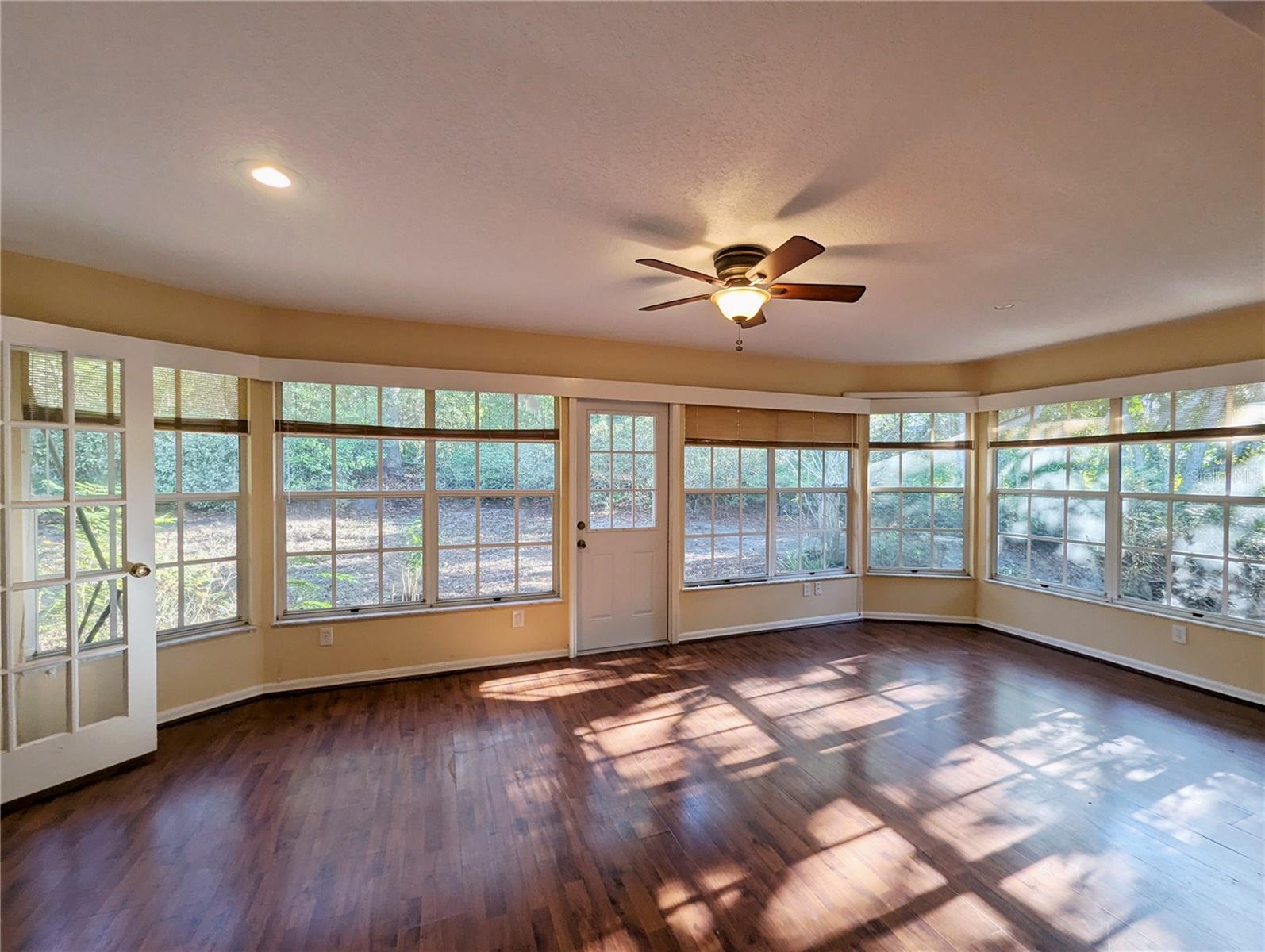 Image 5 of 40 For 3 Graytwig Ct Court W