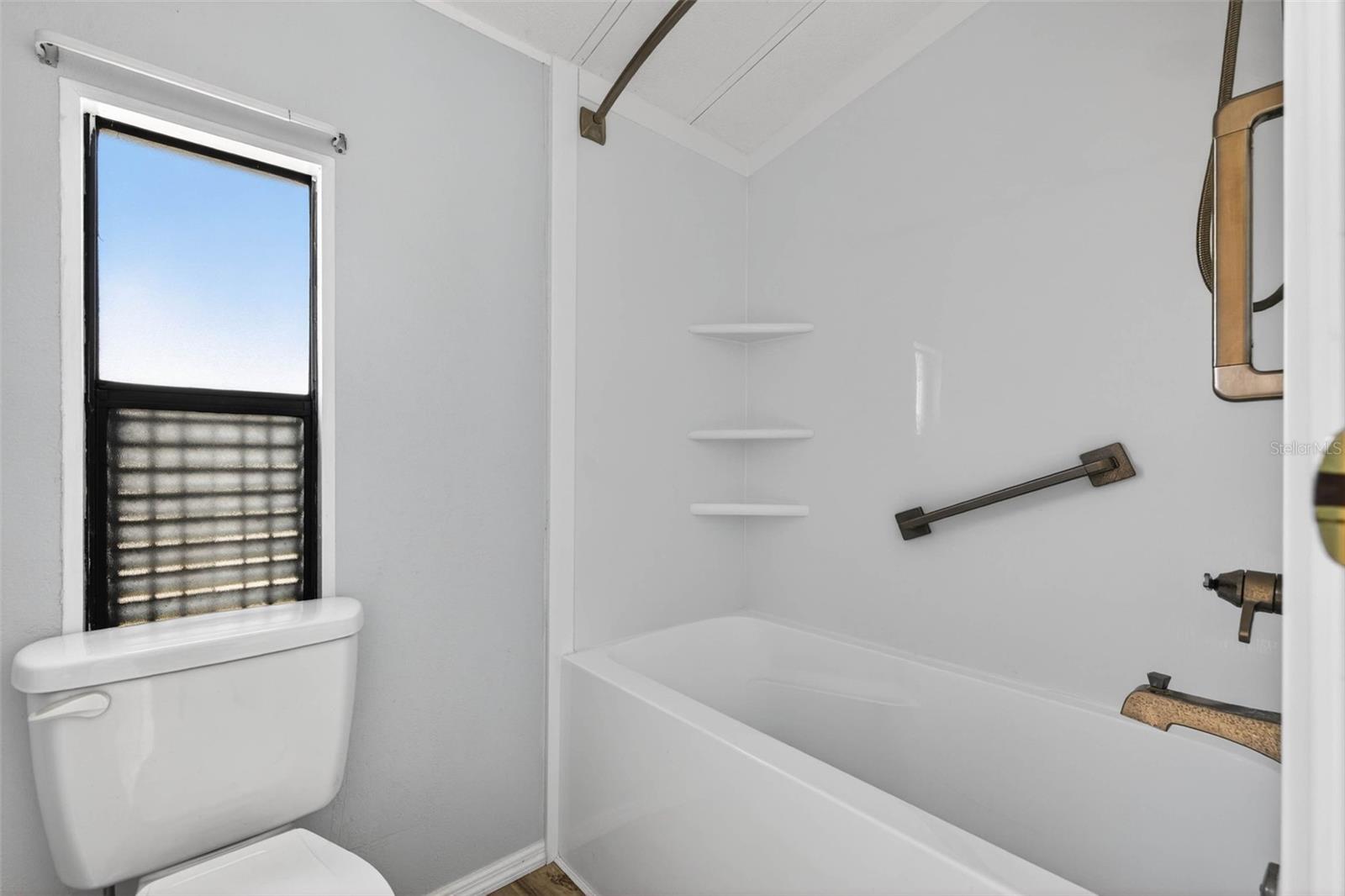 Image 16 of 35 For 3904 William Hume Drive