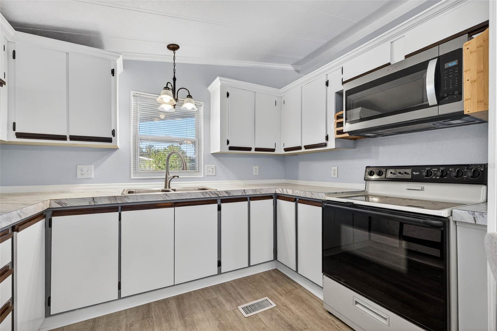 Image 8 of 35 For 3904 William Hume Drive