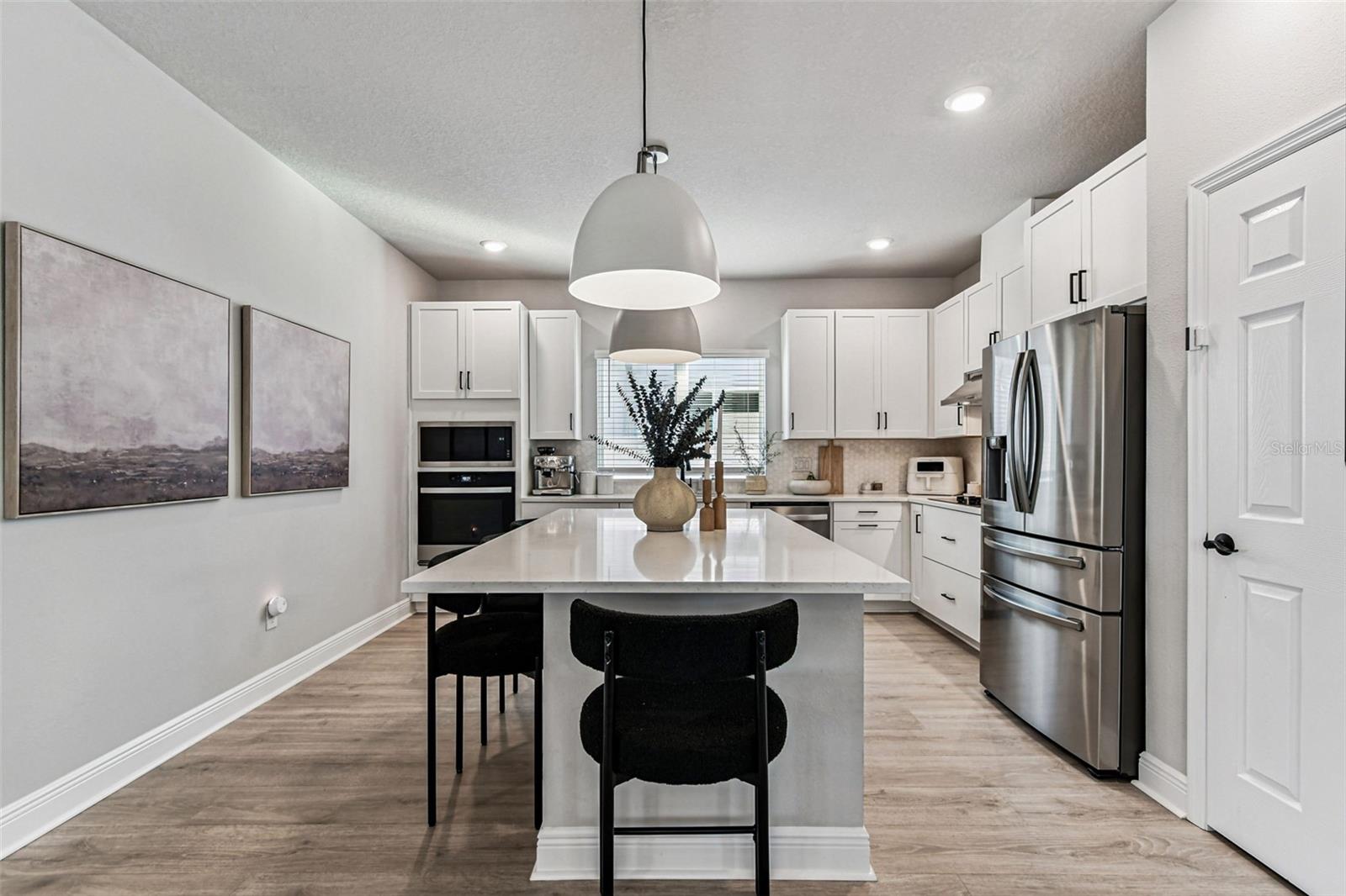 Listing photo id 12 for 28748 Rambutan Drive