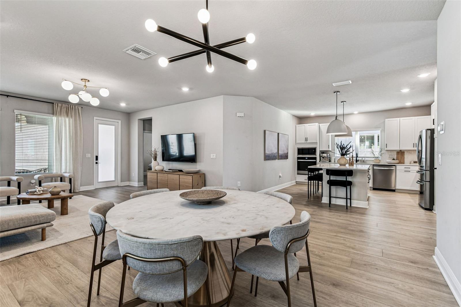 Listing photo id 14 for 28748 Rambutan Drive