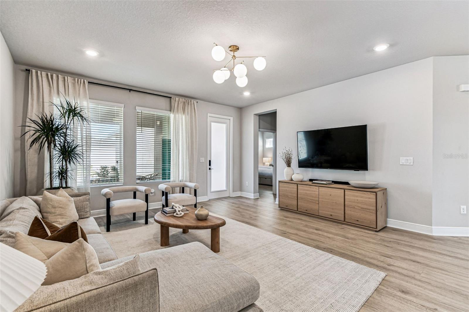 Listing photo id 17 for 28748 Rambutan Drive