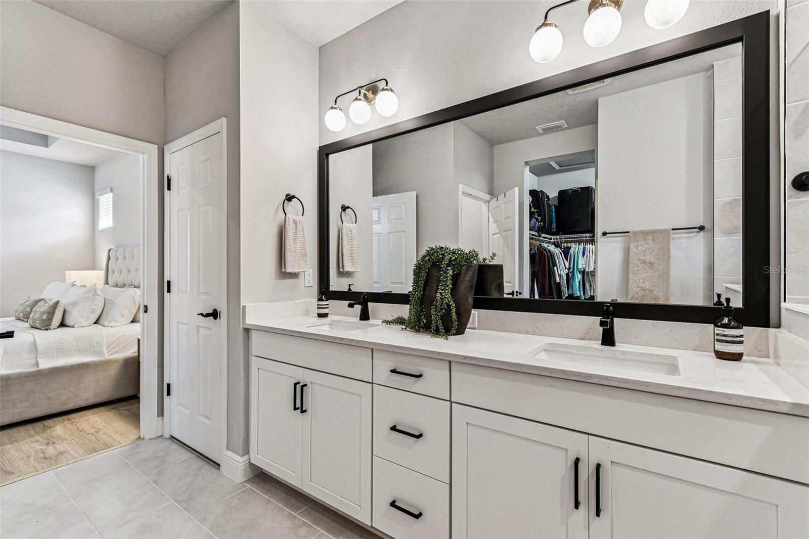 Listing photo id 21 for 28748 Rambutan Drive