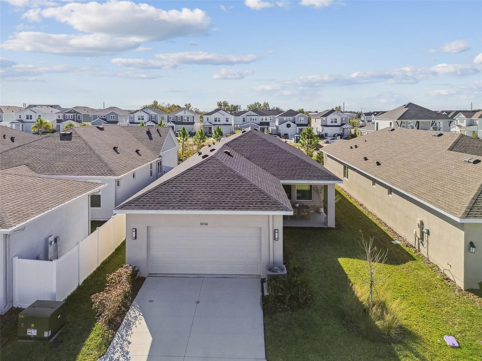 Listing photo id 28 for 28748 Rambutan Drive