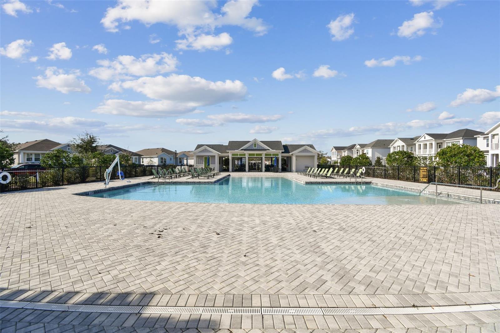 Listing photo id 31 for 28748 Rambutan Drive