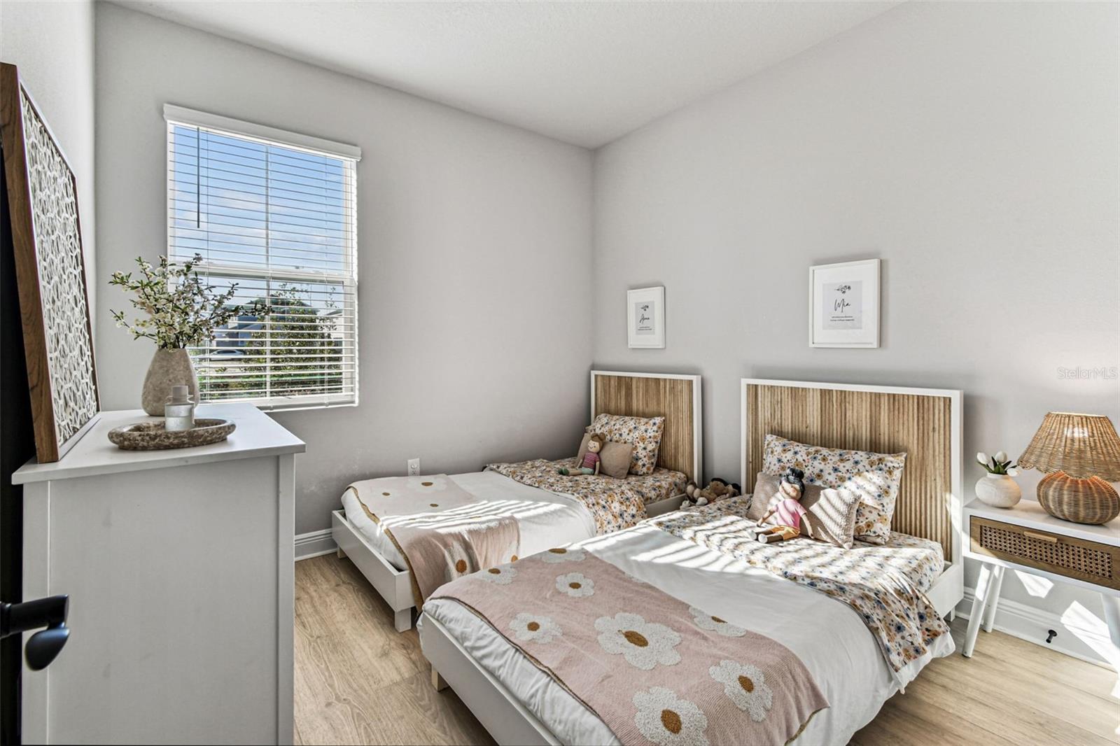 Listing photo id 5 for 28748 Rambutan Drive