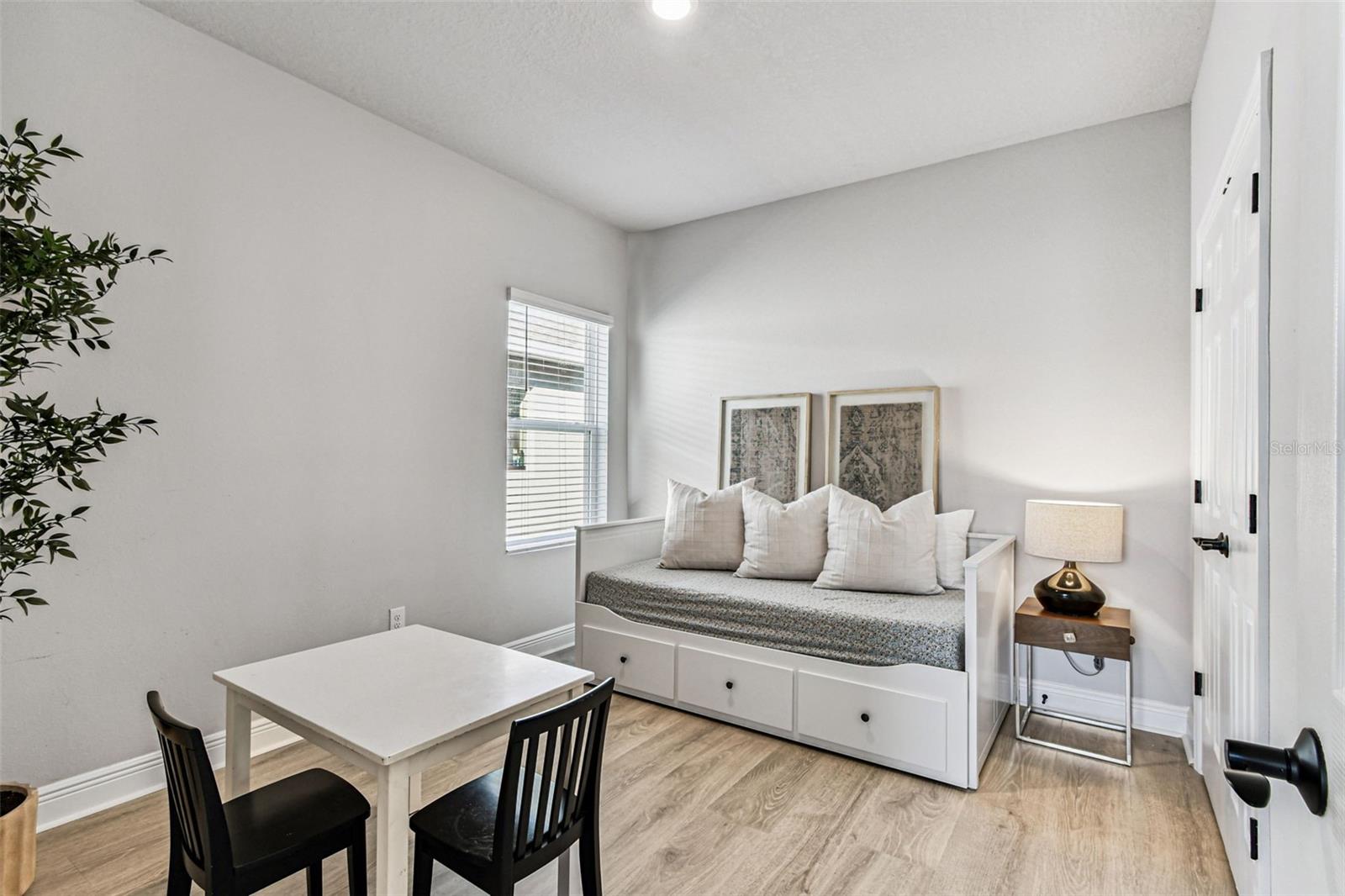 Listing photo id 7 for 28748 Rambutan Drive