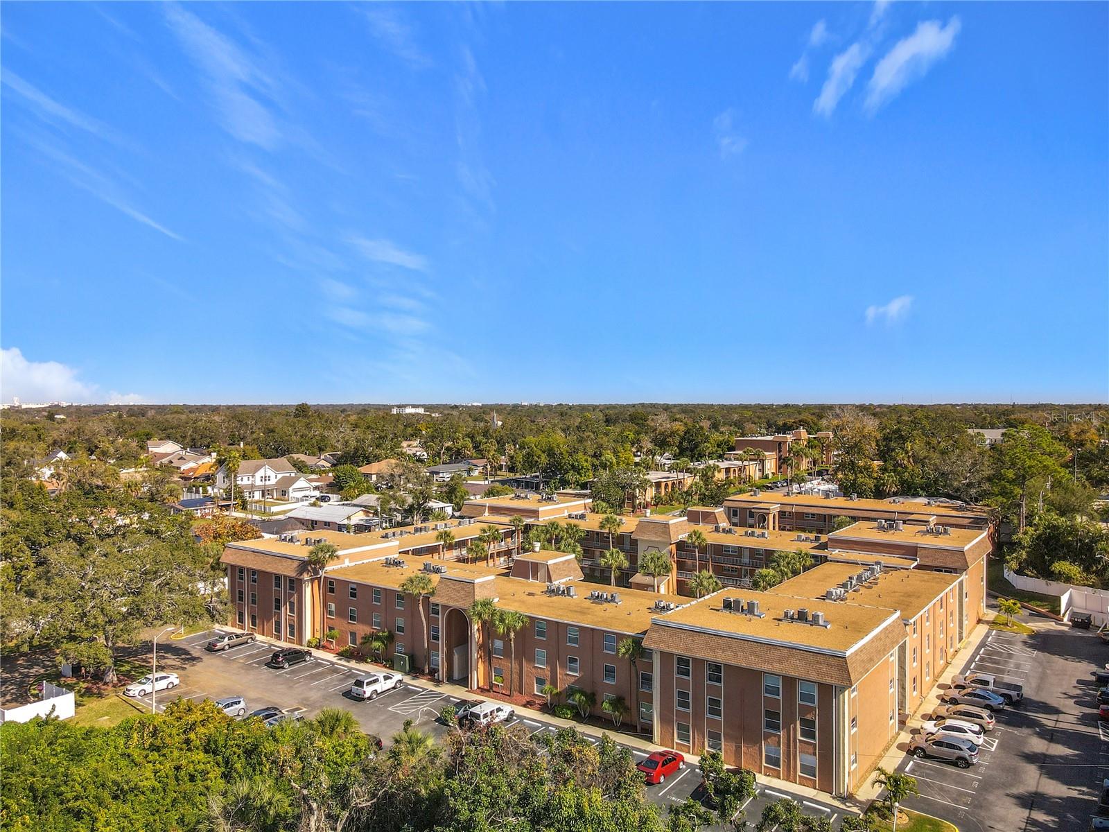 Image 17 of 39 For 12760 Indian Rocks Road 583